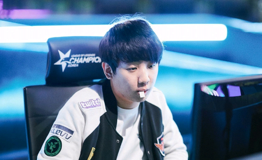 正是国乒持 正是国乒持